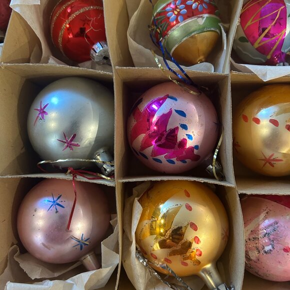 Vintage Christmas Festive Glass Indent Reflector Ornaments – Set of 12, Boxed - Picture 3 of 6